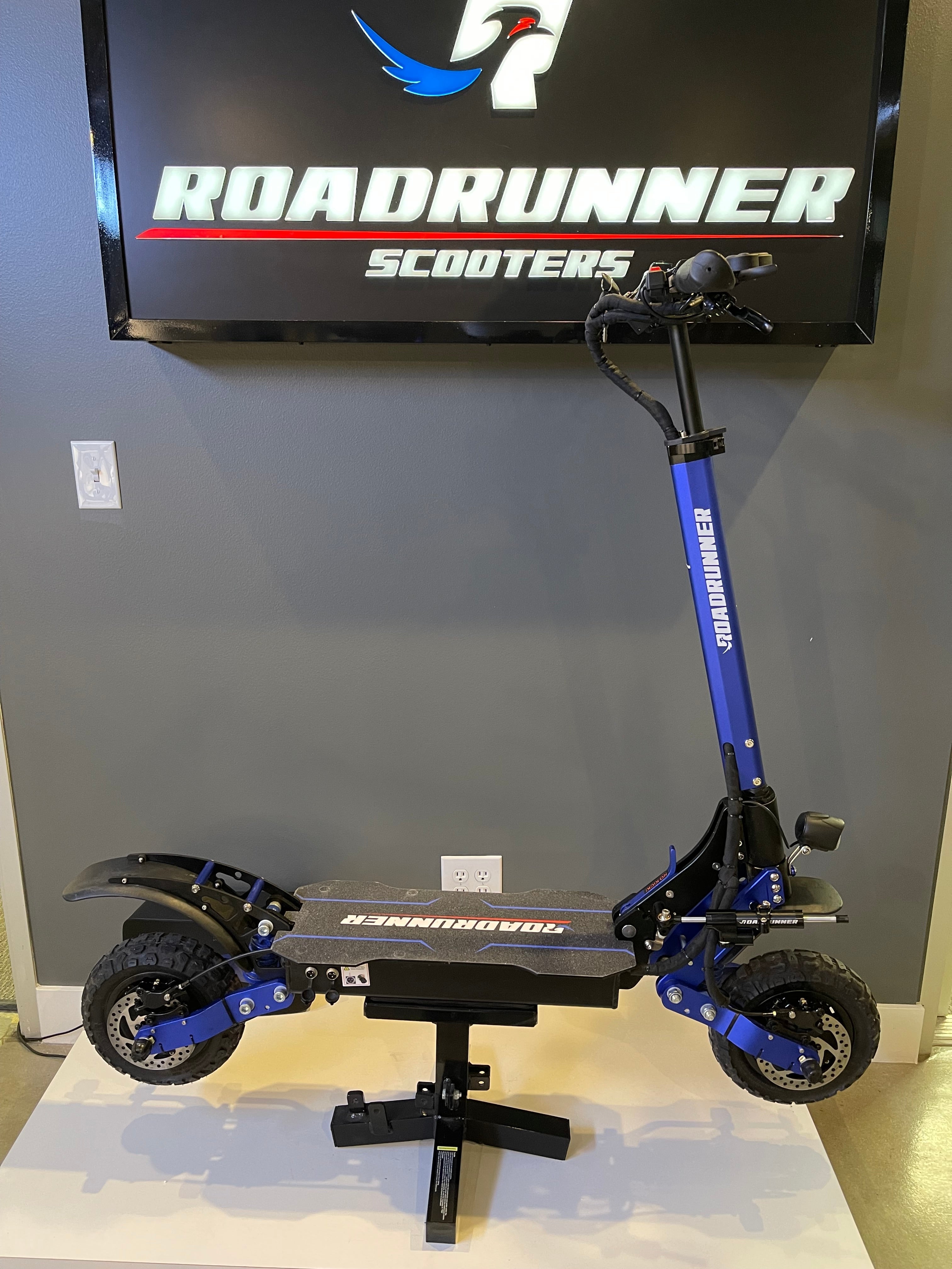 Trottinette électrique RoadRunner D4+ 2.0 – RoadRunner Scooters
