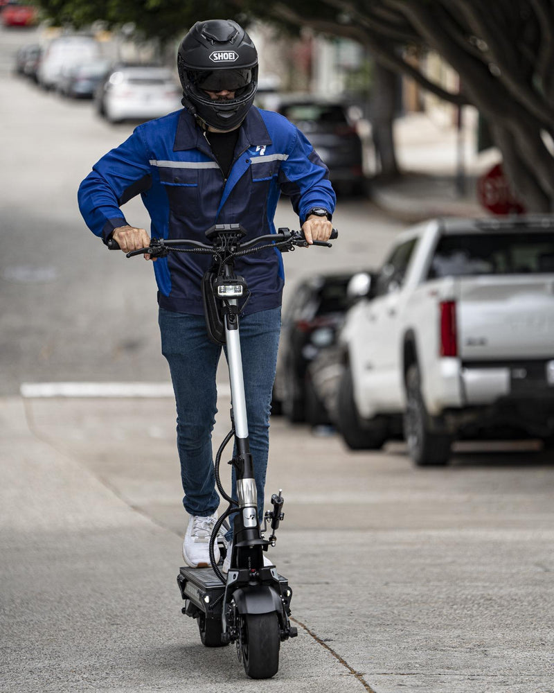 Load image into Gallery viewer, RoadRunner Scooters Pro Jacket - RoadRunner Scooters
