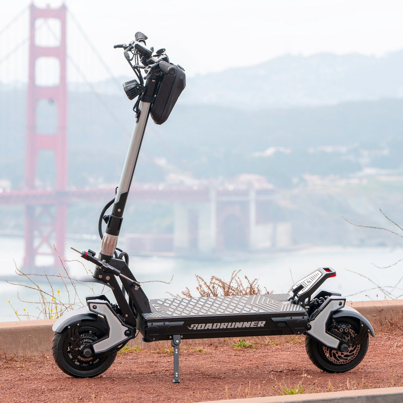 Cargue la imagen en el visor de la galería, RX7 Electric Scooter - RoadRunner Scooters
