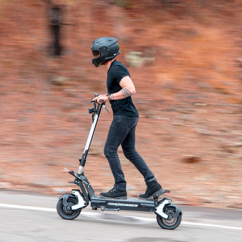 Cargue la imagen en el visor de la galería, RX7 Electric Scooter - RoadRunner Scooters
