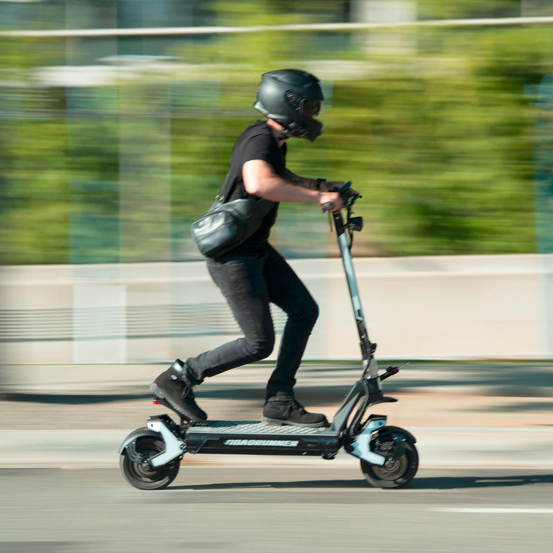 Cargue la imagen en el visor de la galería, RX7 Electric Scooter - RoadRunner Scooters
